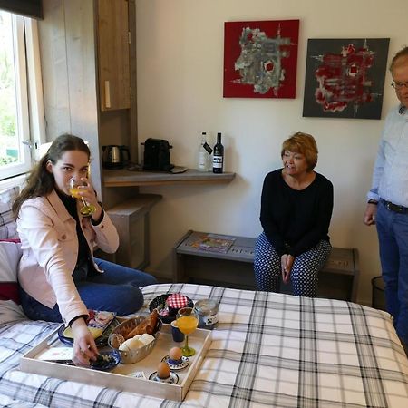 B&B Opdeparkkamp Met Laadpaal Voor Elektrische Auto'S 하펠트 외부 사진